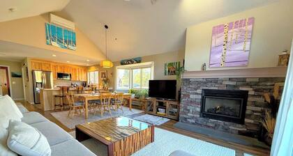 F21 Renovated single level home, open concept, new kitchen, mountain views, large lawn, AC!