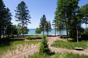 On the beach, sun-loungers, beach towels - Stunning Beachfront Home, Sauna!  Several days available in June & August 2026 (Charlevoix)