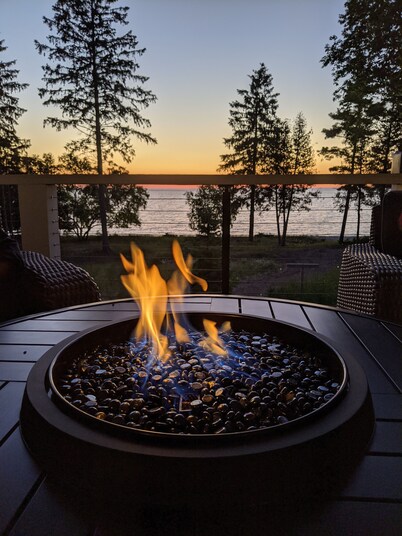 Stunning Beachfront Home, Sauna! Several days available in June & August 2026