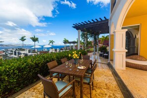 Outdoor dining - Agave, Tesla Backup! (St. John)