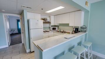Fridge, microwave, dishwasher, coffee/tea maker