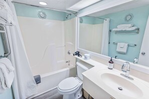 Combined shower/bathtub