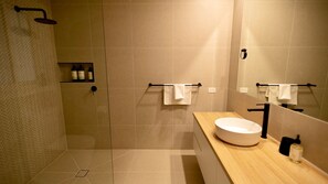 Bathtub, hair dryer