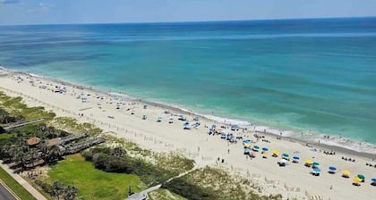 Cherry Grove Waterfront Guesthouse, Pet-Friendly, Steps To Beach