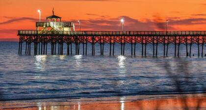 Fall Escape Awaits-CherryGrove Waterfront Guesthouse-Pet Friendly, Walk To Beach