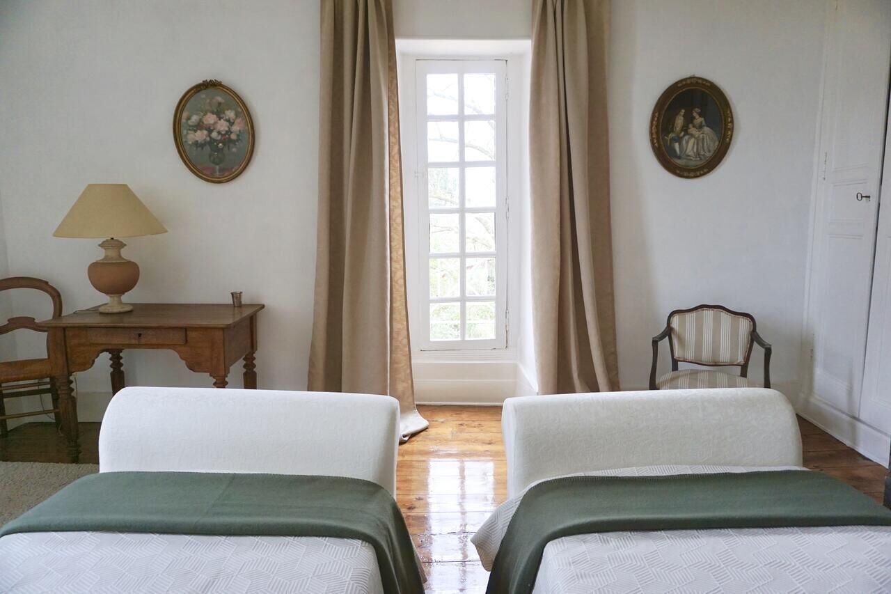 2 bedrooms, individually decorated, individually furnished