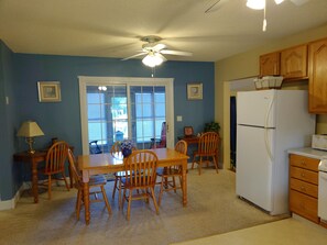 Dining - The Lake House at Turtle Cove: Cozy relaxing lake home with dock on wooded lot. (Eutawville)