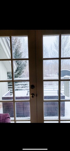 Free Shuttle to Grand Targhee! Stay at the Powder Valley Condo, welcome basket!