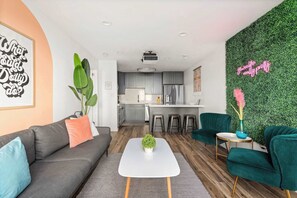 تلفزيون، مكتب