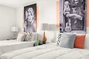 1 habitación, tabla de planchar con plancha, wifi y ropa de cama