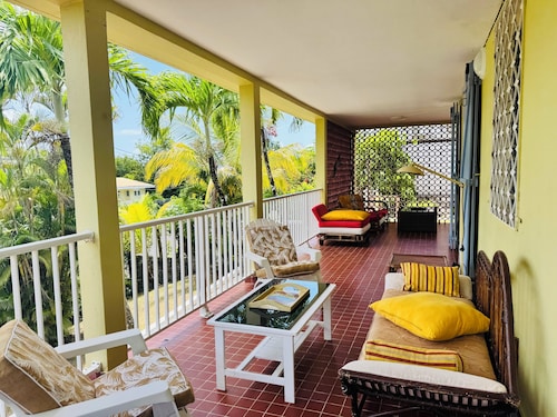 Villa F4 with two large terraces and 3 minutes from the beach 