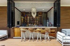 Bar (in der Unterkunft)