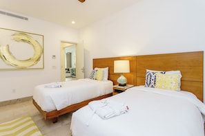 3 bedrooms, in-room safe, iron/ironing board, free WiFi - Luxury Apartment/126 Oceana Condominium + Mamita Access (SOLIDARIDAD)
