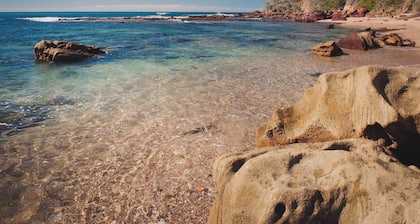 Bonny Beach House - Accommodation with Pool 350 Metres To Rainbow Beach