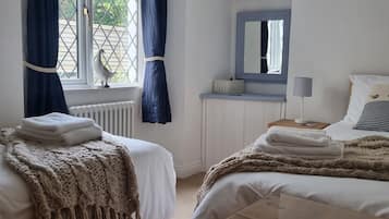 2 slaapkamers, een strijkplank/strijkijzer, gratis wifi, beddengoed
