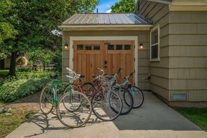 Exterior - Lake Street 425 ~ Fantastic 2bed/2bath Home Right (Sandpoint)