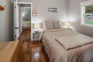 2 camere, una scrivania, ferro/asse da stiro, Wi-Fi gratuito