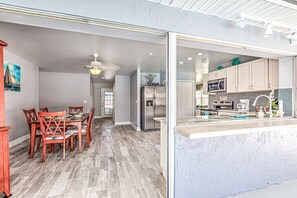 Fridge, microwave, oven, stovetop - Newly renovated single family home with direct water  access to Tampa Bay (Apollo Beach)