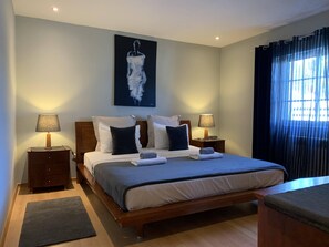 2 slaapkamers, een strijkplank/strijkijzer, wifi, beddengoed