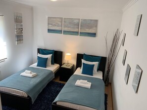 2 slaapkamers, een strijkplank/strijkijzer, wifi, beddengoed