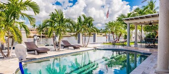 New Listing - La Dolce Vita Villa on the direct Intracoastal waterway