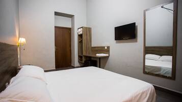 Quarto casal ou duplo | Cortinas blackout, berços grátis, camas extras/dobráveis (sobretaxa)