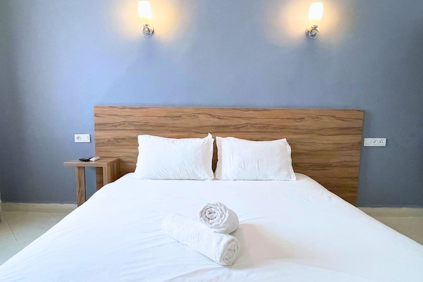 Egyptian cotton sheets, premium bedding, individually decorated