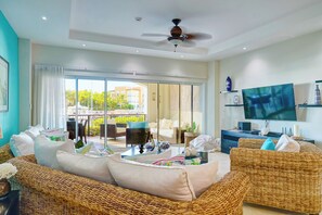 TV - Luxury Marina Front Condo Cap Cana, Punta Cana (Punta Cana)