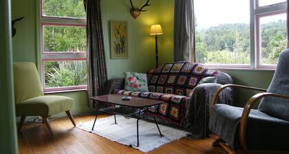 Happy Harry's Hutch - Paparoa Great Walk Accommodation