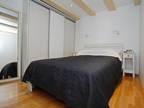 Bügeleisen/Bügelbrett, WLAN, Bettwäsche