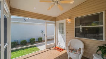 House, 2 Bedrooms | Balcony