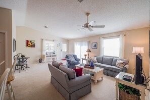 House, 2 Bedrooms | Living room - Katherine Place 329 by White Pelican VR (The Villages)