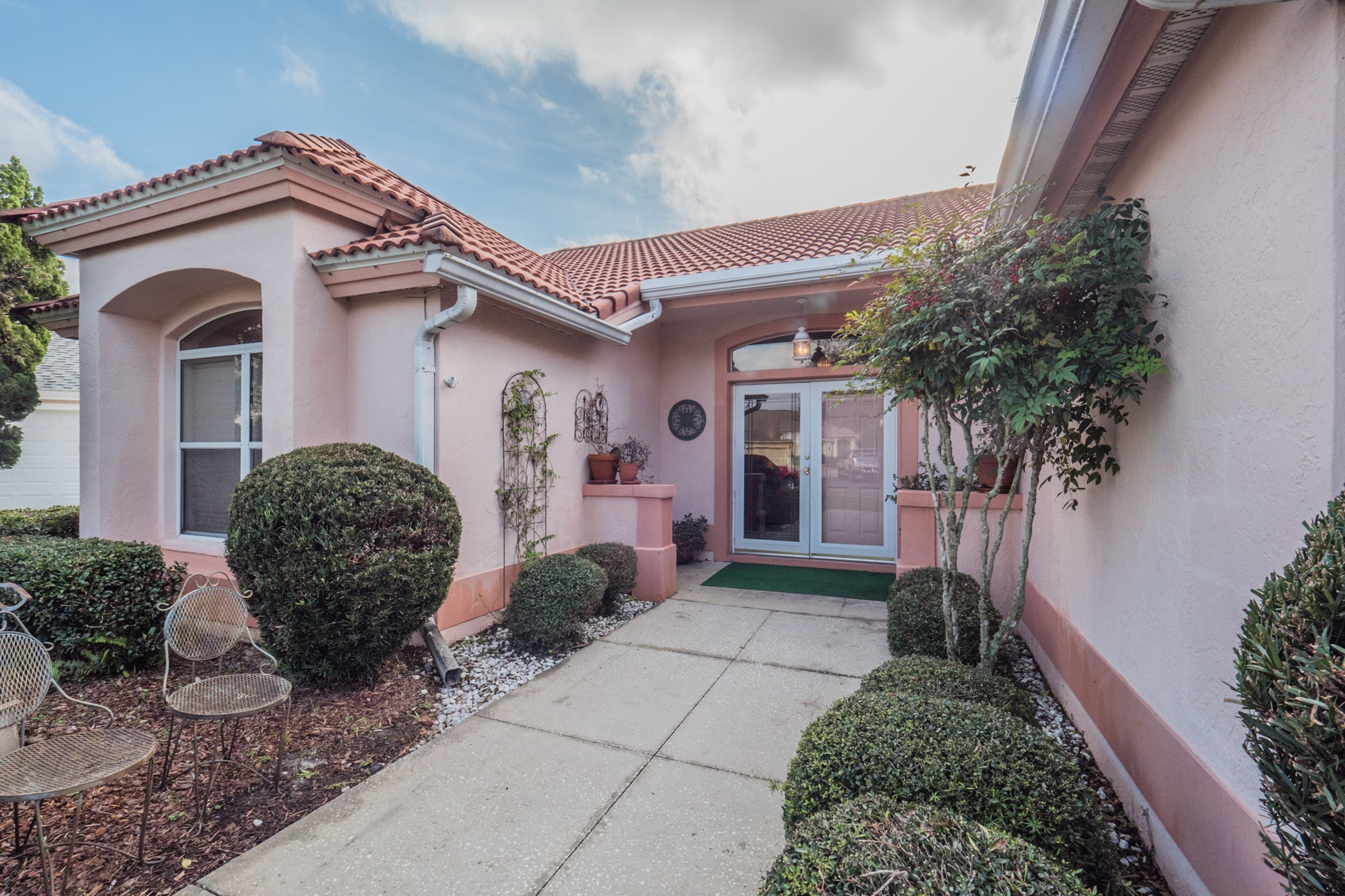 House, 2 Bedrooms | Exterior