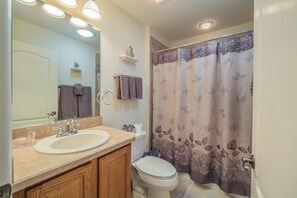 Talo, 3 makuuhuonetta | Kylpyhuone | Pyyhkeet