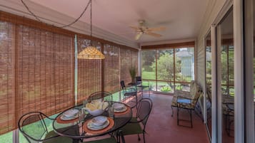 House, 3 Bedrooms | Balcony