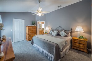 House, 3 Bedrooms | 3 bedrooms, bed sheets - Duncan Drive 1303 by White Pelican VR (The Villages)