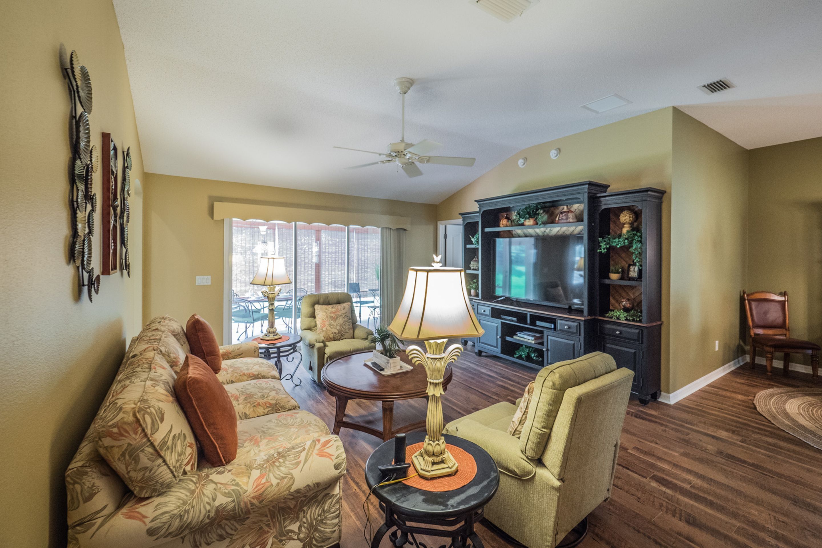 House, 3 Bedrooms | Living room