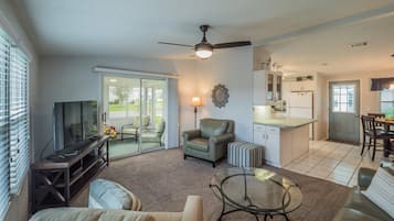 Rumah, 2 kamar tidur | Ruang keluarga | Televisi 36-inci dengan saluran TV kabel