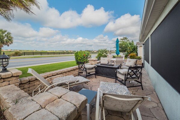 House, 3 Bedrooms | Balcony