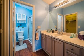House, 2 Bedrooms | Bathroom | Towels