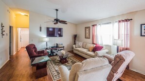 House, 2 Bedrooms | Living room - Hastings Lane 2681 by White Pelican VR (The Villages)