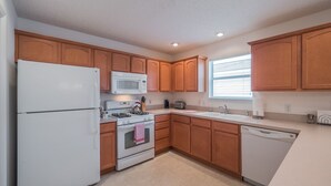 Unclassified image, 3 of 25, button - Audrey Lane 555 by White Pelican VR (The Villages)