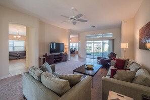 House, 3 Bedrooms | Living room