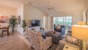 House, 3 Bedrooms | Living room - Limestone Avenue 1264 by White Pelican VR (The Villages)