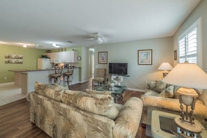 House, 2 Bedrooms | Living room - Hildalgo 489 by White Pelican VR (Lady Lake)