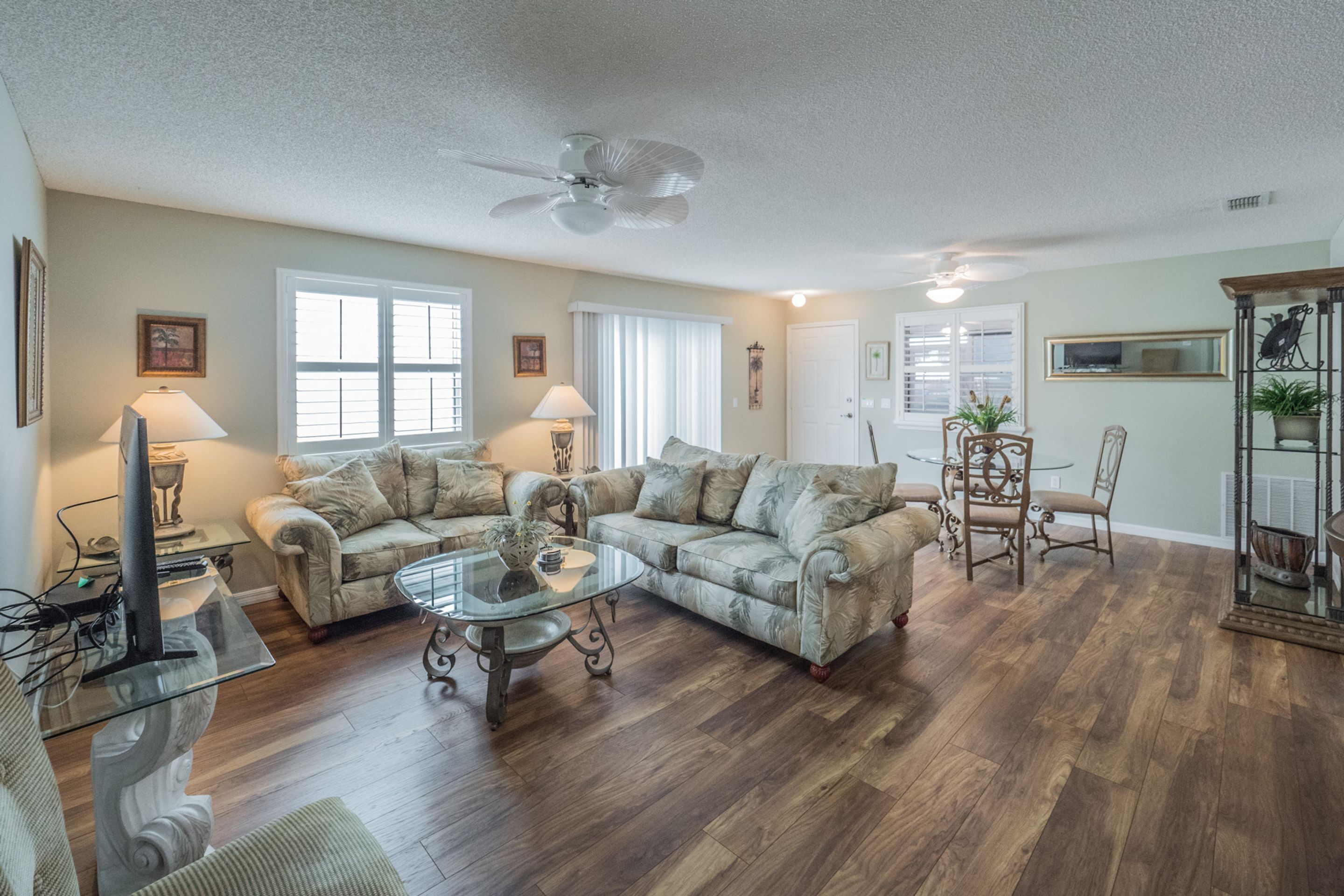 House, 2 Bedrooms | Living room