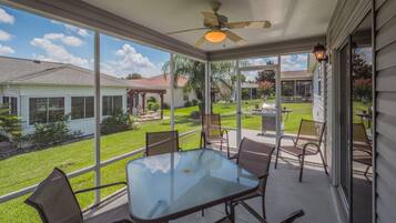 House, 3 Bedrooms | Balcony