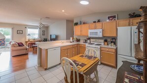 House, 2 Bedrooms | Private kitchen - Amelia Avenue 3669 by White Pelican VR (The Villages)
