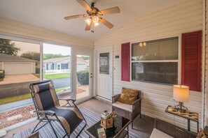 House, 2 Bedrooms | Living room