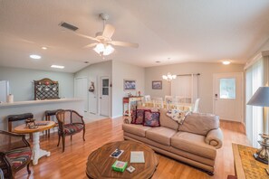 Casa, 2 habitaciones | Sala de estar